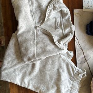 Abercrombie kids essential sweatsuit